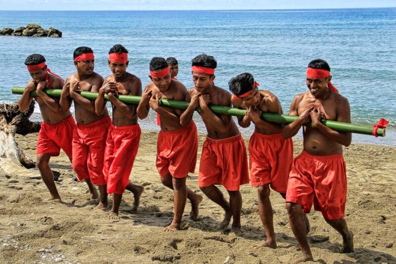 6 Tradisi Masyarakat Maluku Yang Menjadi Daya Tarik Pariwisata