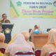 Kabid Pakis Kanwil Kemenag Maluku La Fata memberikan pembinaan bagi DWP Kanwil Kemenag Maluku di Aula Lantai III Kanwil Kemenag Maluku, Senin (13/1)