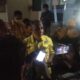 Carateker Golkar Kecamatan Seram Utara Barat Alter Sopacua memberikam keterangan kepada wartawan di Polda Maluku, Selasa (1/9).