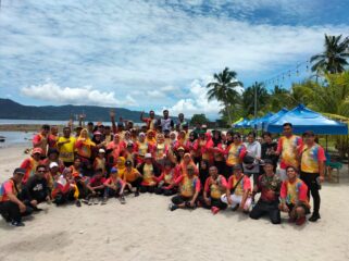 Foto bersama peserta KJSM di Resto Beby Indah Beach Suli-Tial Kabupaten Maluku Tengah, Minggu (18/9/2022). Foto: Istimewa