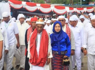 Pengukuhan dan pelantikan Upu Latu Nusa Barakate, Raja Hatuhaha sekaligus Raja Negeri Pelauw, Kecamatan Pulau Haruku, Kabupaten Maluku Tengah, Kamis (6/2/2025). Foto: Istimewa