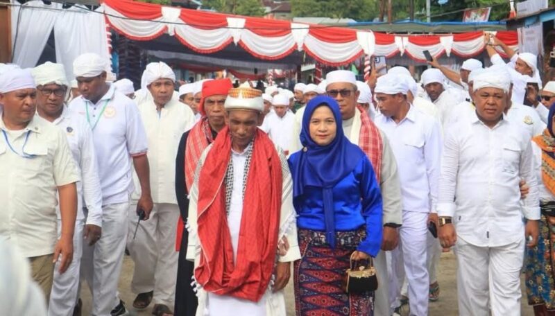 Pengukuhan dan pelantikan Upu Latu Nusa Barakate, Raja Hatuhaha sekaligus Raja Negeri Pelauw, Kecamatan Pulau Haruku, Kabupaten Maluku Tengah, Kamis (6/2/2025). Foto: Istimewa