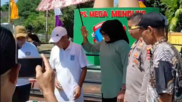 Ini Harapan Raja Negeri Pelauw di Peresmian Tugu Bola Legen 1996 PS Mega Mendung